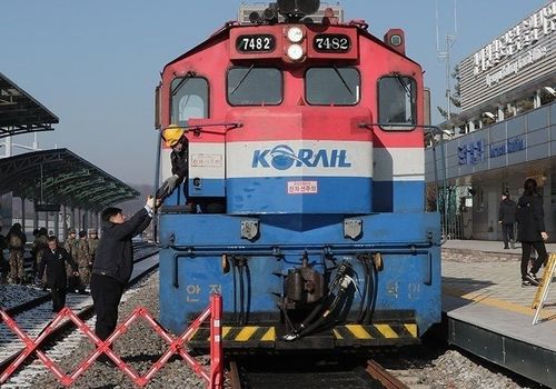 Европ хүрэх хоёр Солонгосын төмөр зам өнөөдөр нээлтээ хийнэ